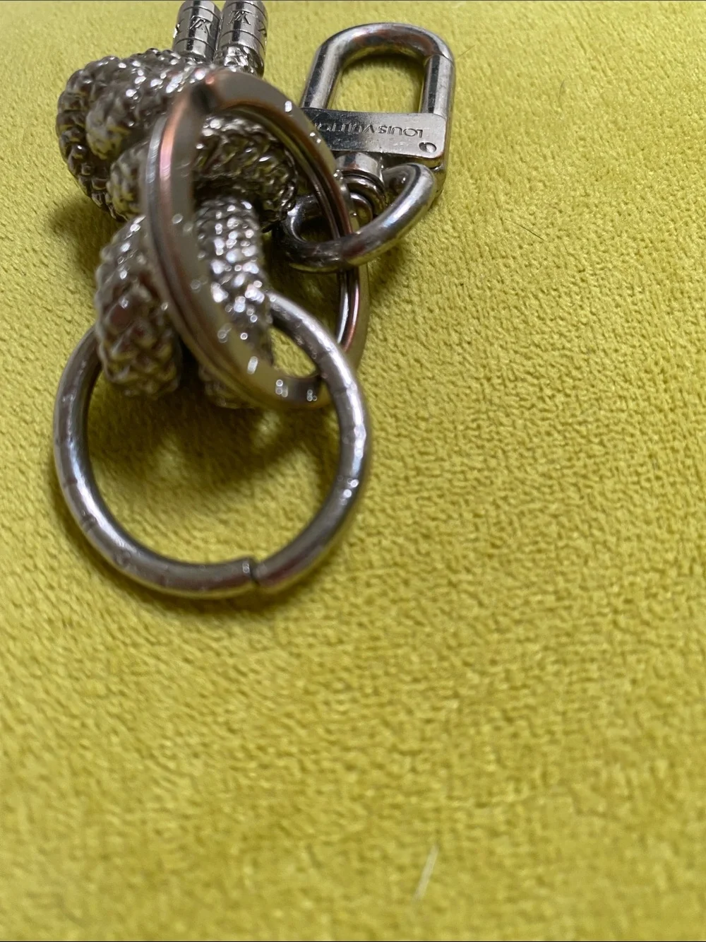 💯 authentic Louis Vuitton Silver Braided Rope Knot Key Chain Holder